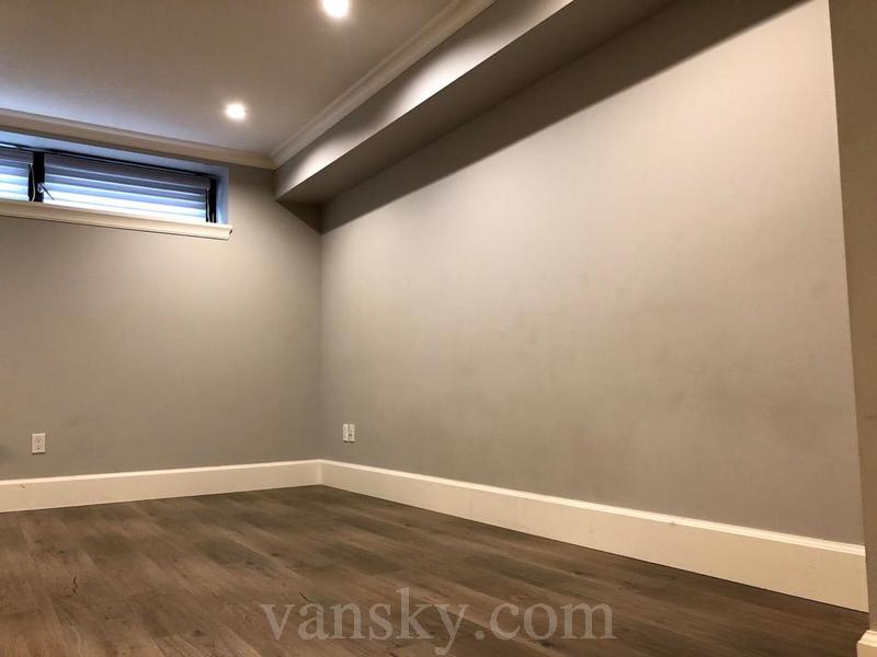 210118225828_2. room.jpg